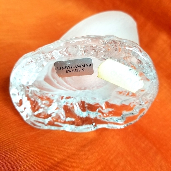 Lindshammar Sweden Frosted Crystal Bird Sculpture Figurine - Picture 9 of 9